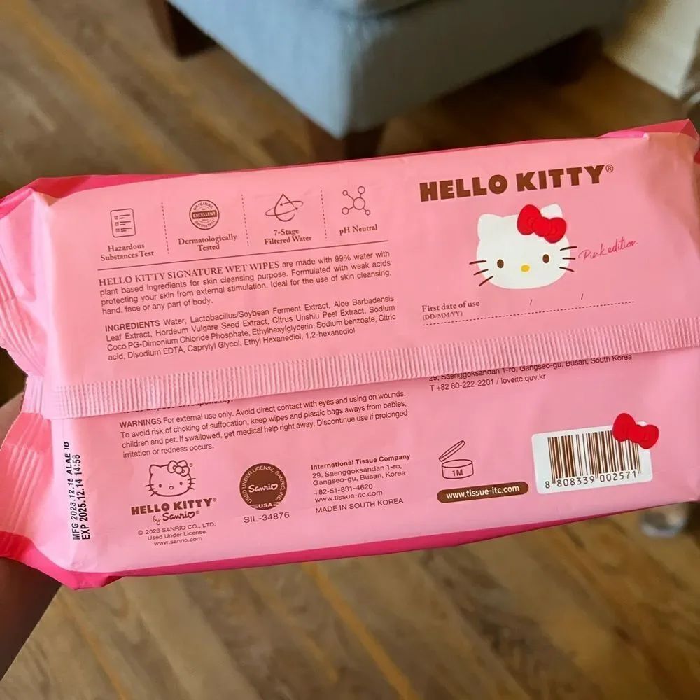 Hello Kitty Wet Wipes 70 Count - Picture 2 of 7